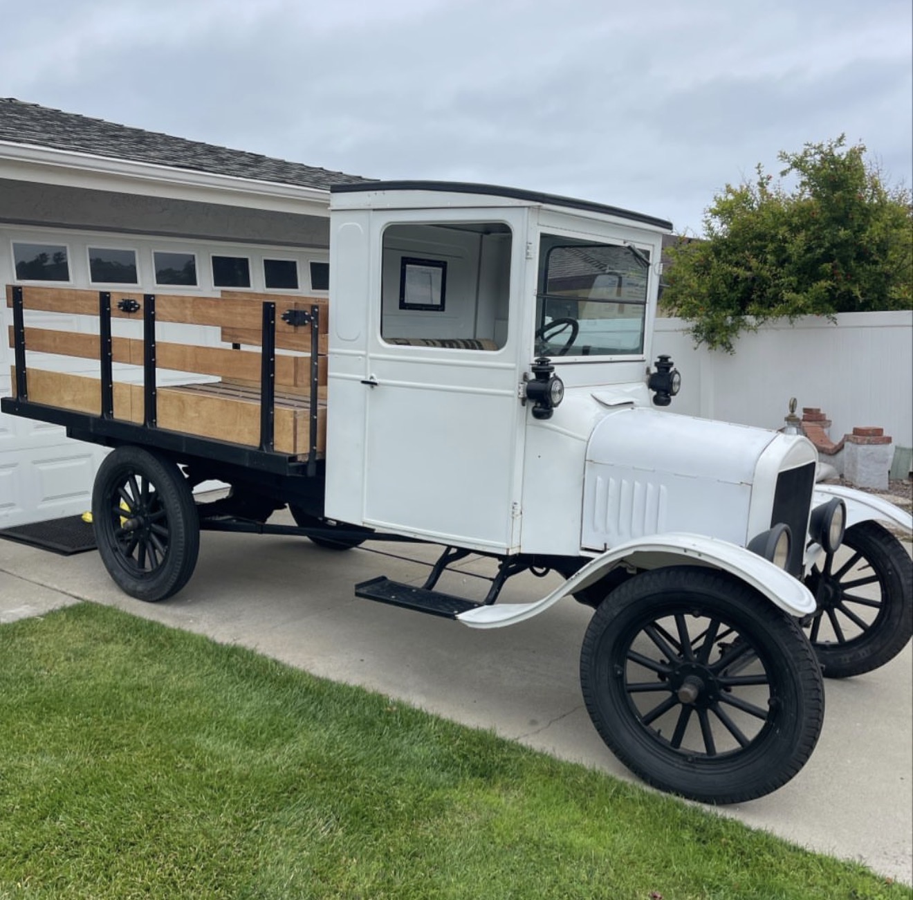 1924 Model T truck with wooden stake bed
